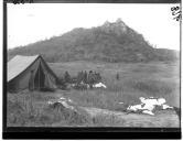 "Salinas junto ao monte Tuenze".