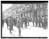 Cerimónia militar com comandante da base de Cherburgo.