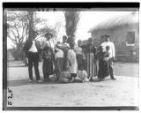 "Malange - Grupo da família do colono da fazenda Guiné".