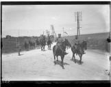 Deslocação de militares a cavalo.