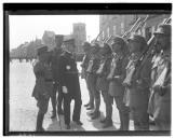 Cerimónia militar com comandante da base de Cherburgo.