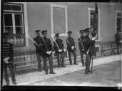 "Visita do presidente Manuel de Arriaga à Escola de Guerra."