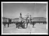 "Salvas no Terreiro do Paço."