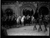 "Parada em frente à estação do Rossio".