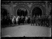 "Parada em frente à estação do Rossio."