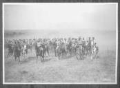 Exercícios militares a cavalo.