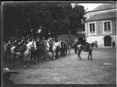 "Cavalaria esperando o rei de Espanha."