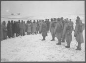 Grupo de militares em zona de neve.