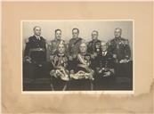 Fotografias de grupo aos elementos que fizeram parte da Comissão dos Padrões da Grande Guerra (1921 - 1936).